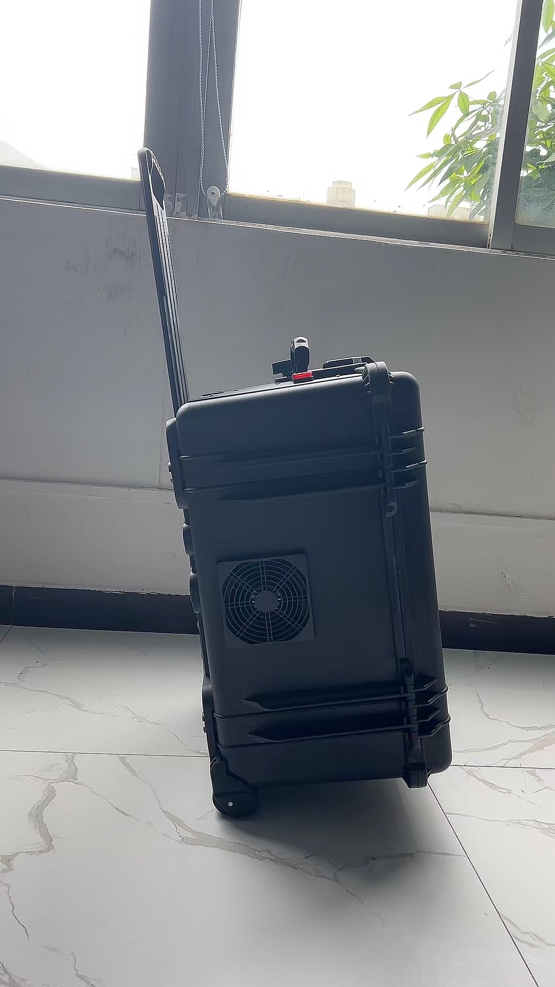 幸福路街道手拉箱型移动通信干扰器